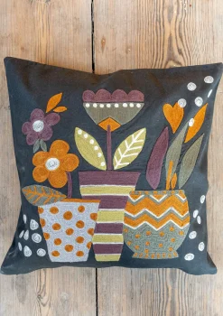 Broderat kuddfodral "Flower pots" i ekologisk bomull-Gudrun Sjödén Discount