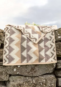 Handduk "Peaks" i ekologisk bomull-Gudrun Sjödén Discount